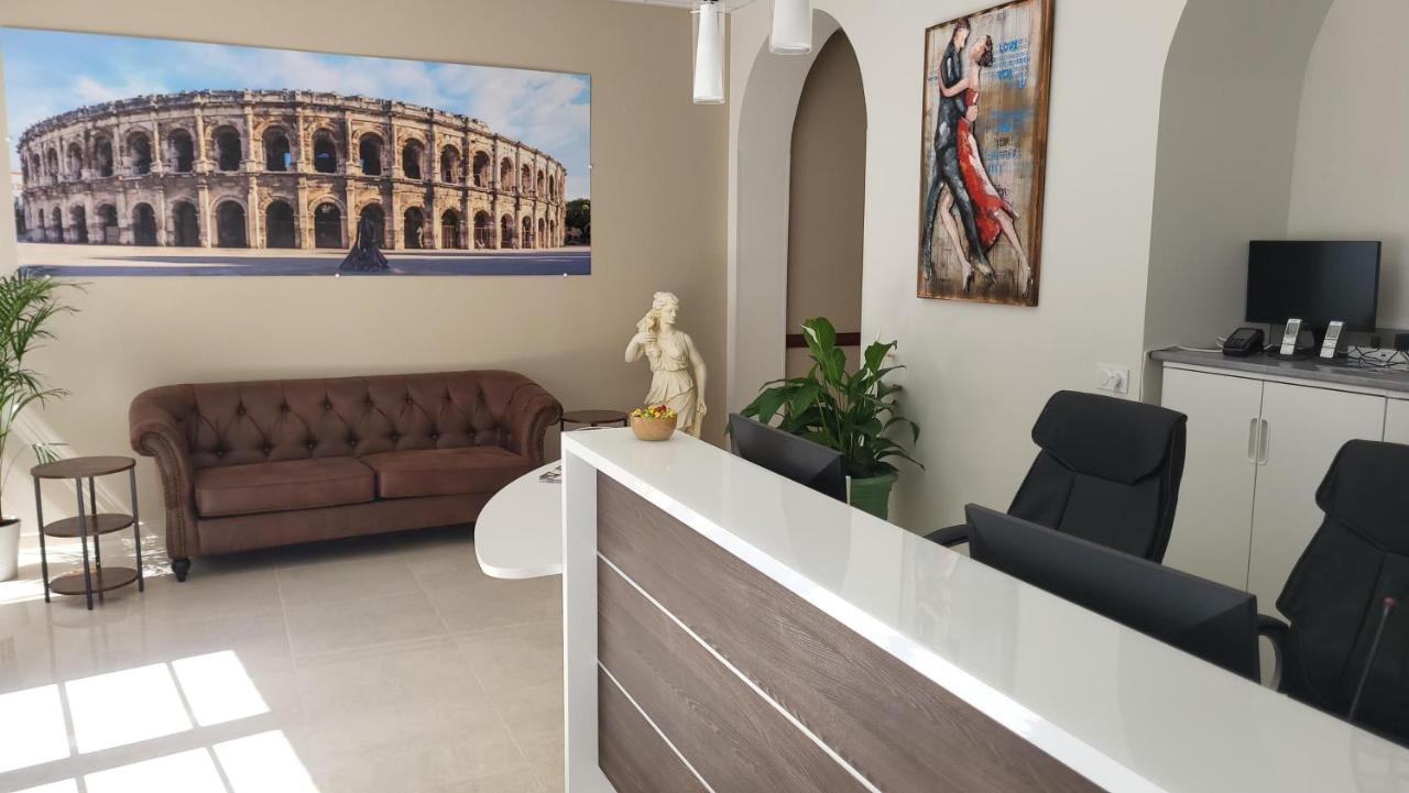 Square Hotel Nîmes Dış mekan fotoğraf