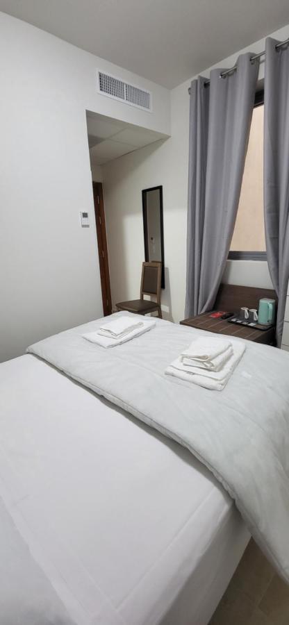 Square Hotel Nîmes Dış mekan fotoğraf